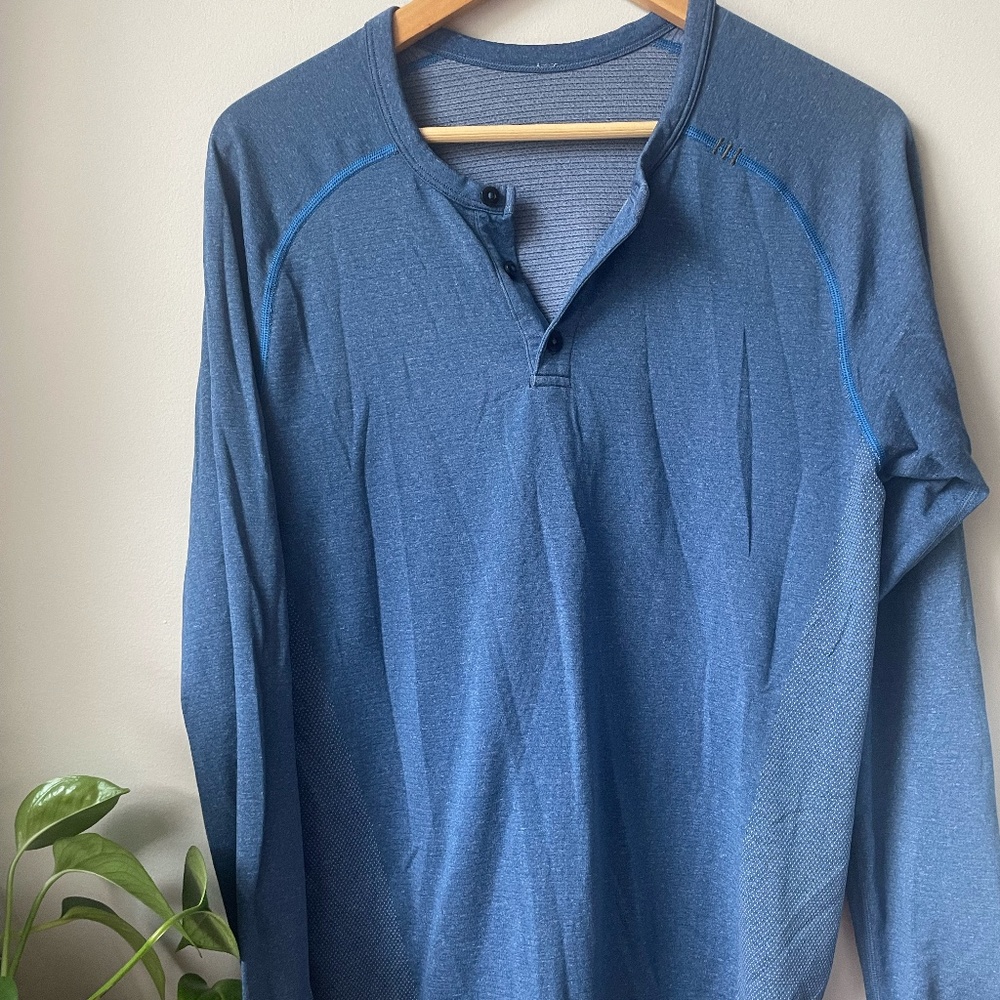 Lululemon Men's Metal Vent Breathe Long Sleeve-Size Small
